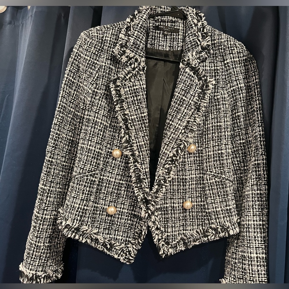 Cute Tweeted black sweater